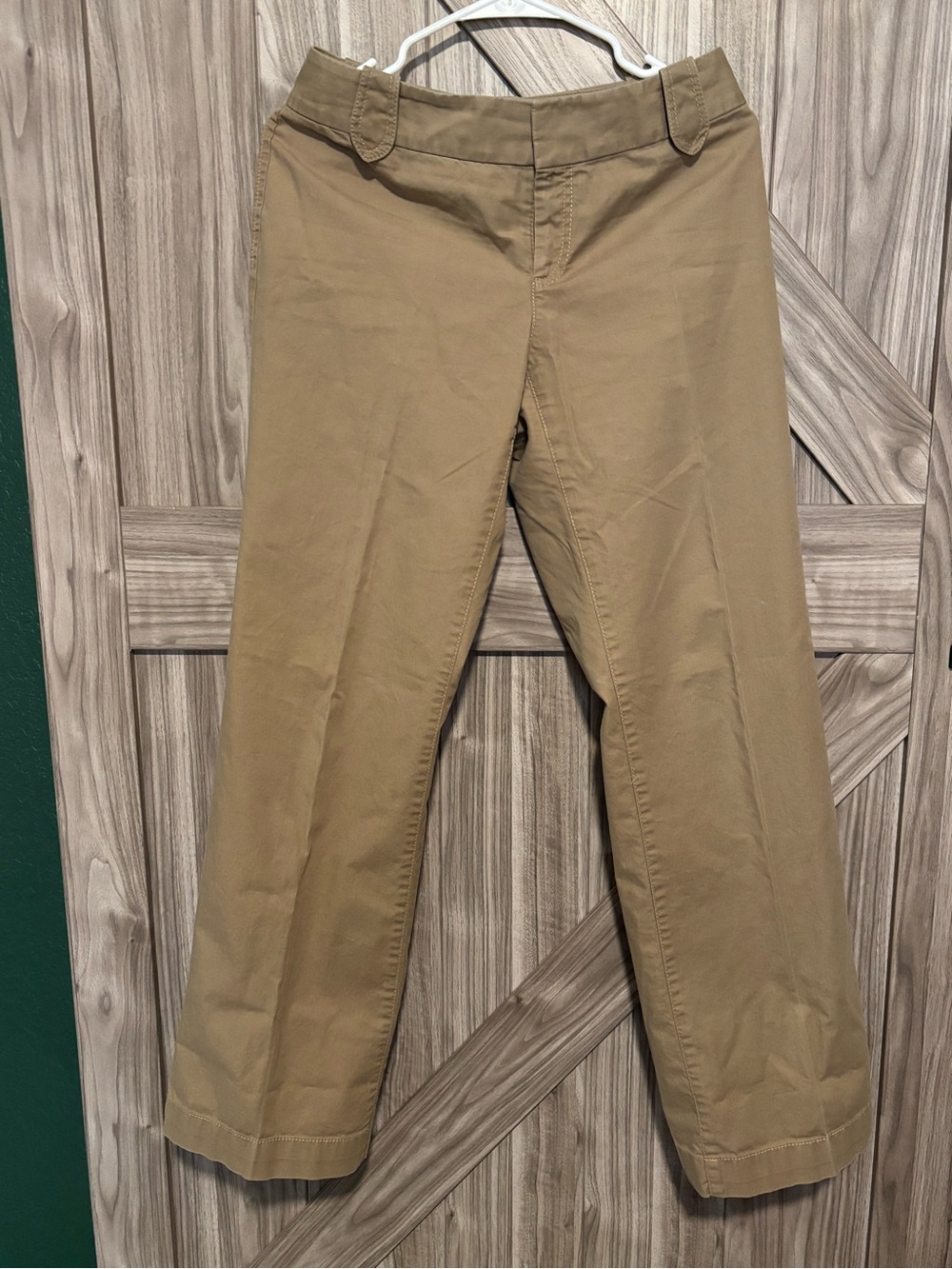 Women’s Classic Khaki Straight-Leg Pants - Tan